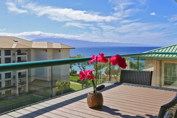 Outdoor dining - Awesome Ocean Views in Top Floor Unit (Lahaina)