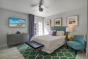 4 bedrooms, desk, iron/ironing board, WiFi