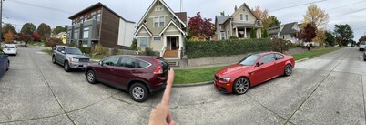 2bed-2bath Ballard Courtyard Apartment Walk to Old Ballard! Restaurants nearby!