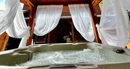 Billy Goat Hill Cabin - Romantic Cabana with Hot tub No Cleaning Fee or Chores