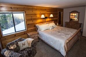4 bedrooms, desk, travel cot, free WiFi - Relaxing spacious summer family home- 3 master bedrooms! (Truckee)