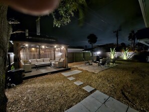Terrace/patio - The "Tommy" Cottage. North end of the Island!400 yards from the Gulf! (Fort Myers Beach)