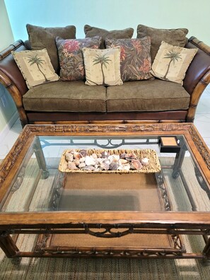 Smart TV, DVD player - The "Tommy" Cottage. North end of the Island!400 yards from the Gulf! (Fort Myers Beach)