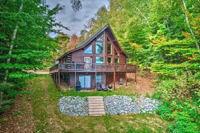 Luxury Log Cabin on AuTrain Lake! 