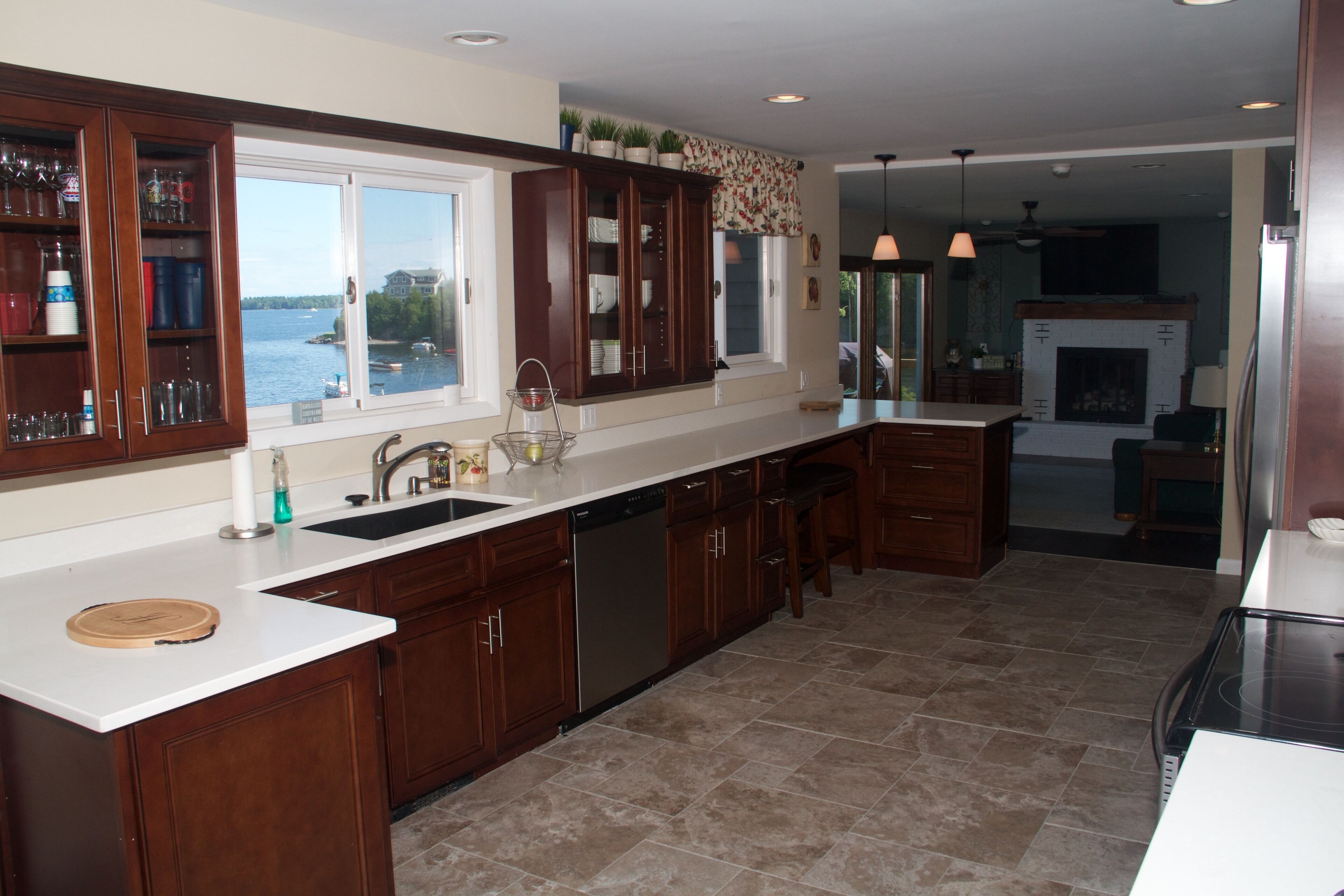 Lake House Memories is 6-bedroom, 4 1/2 Bath; on Lake Champlain 