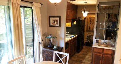 1st Floor Condo in Heart of Blowing Rock