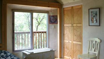 1 bedroom, desk, iron/ironing board, free WiFi