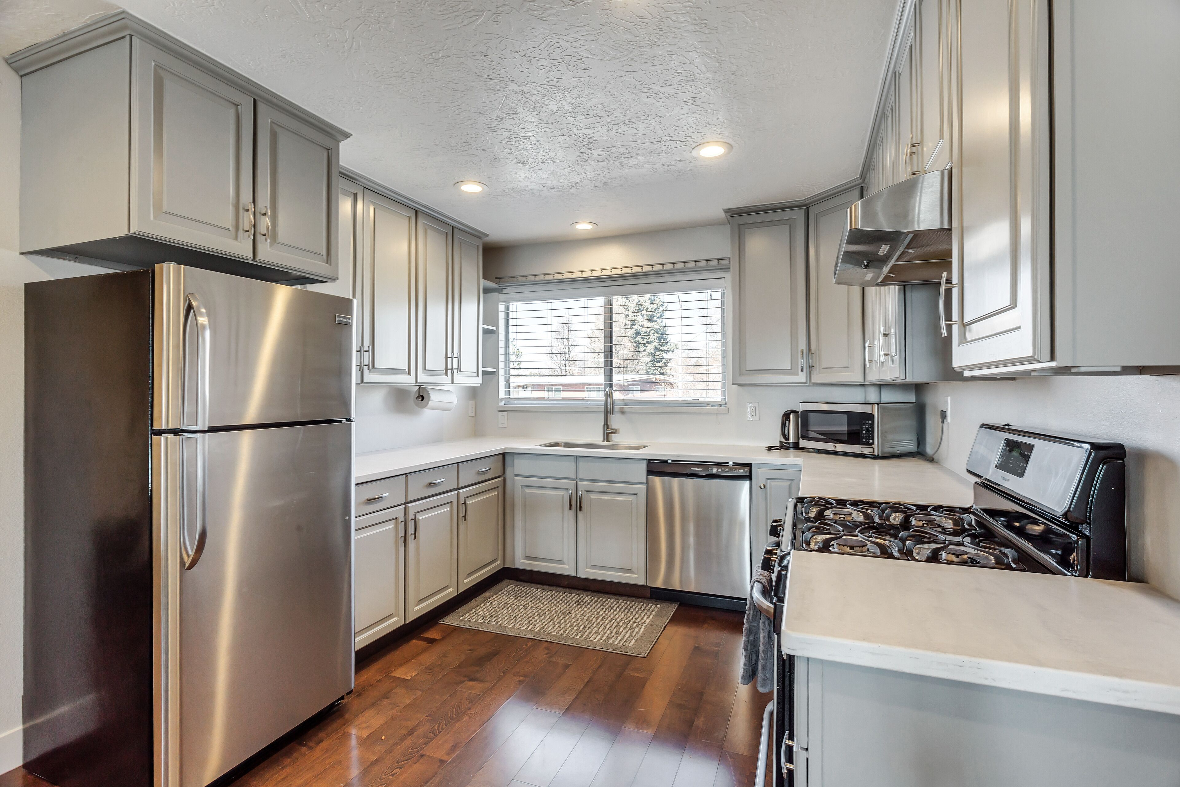 Events Welcome!Big Place/Low Price!*Sleeps 26 Guests!*4,200 SqFt*6 Bathrooms