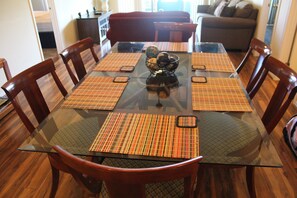 Dining - Beautiful 2BR/2BA Penthouse Condo Overlooking Table Rock Lake! (Hollister)