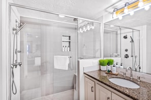 Combined shower/bathtub, hair dryer, towels, soap - Luxe Black Bear Cabin | Walk to Lifts + Hot Tub (Park City)