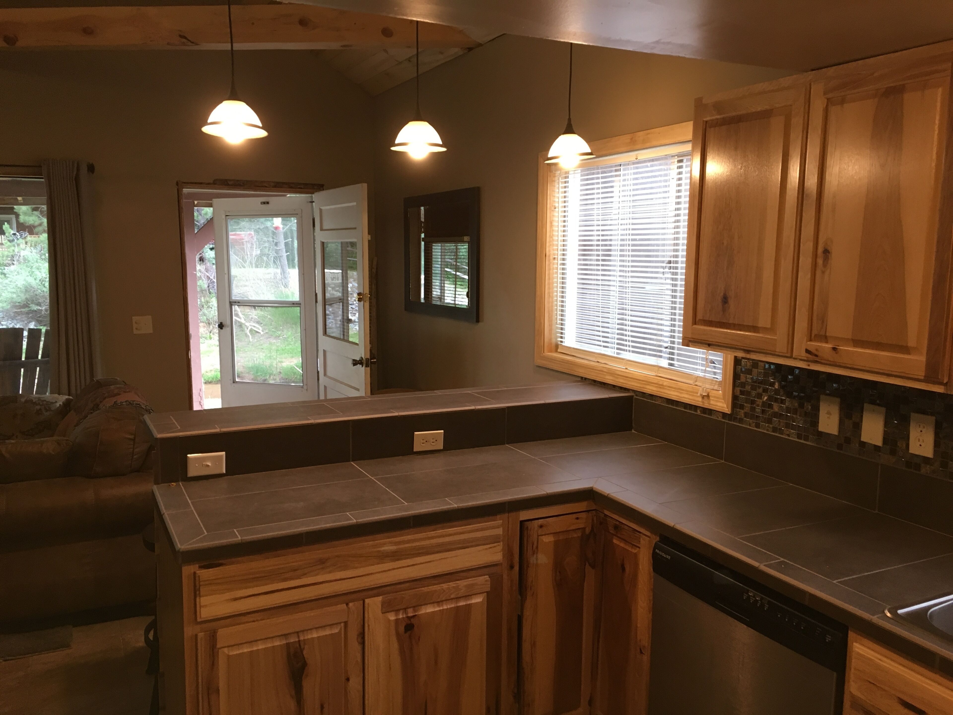 Dawson Creekside Cabin 