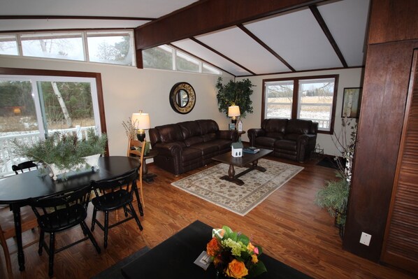 Smart TV, fireplace, DVD player, table football