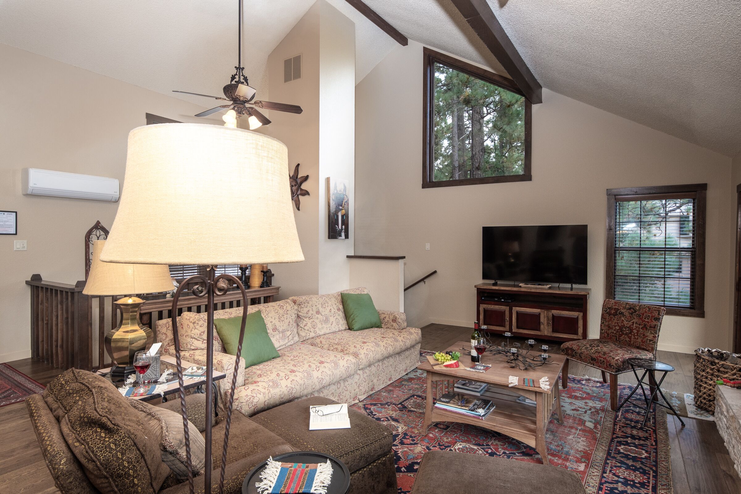 Mountain Home close to Downtown  with Stunning Views of Sierra Blanca