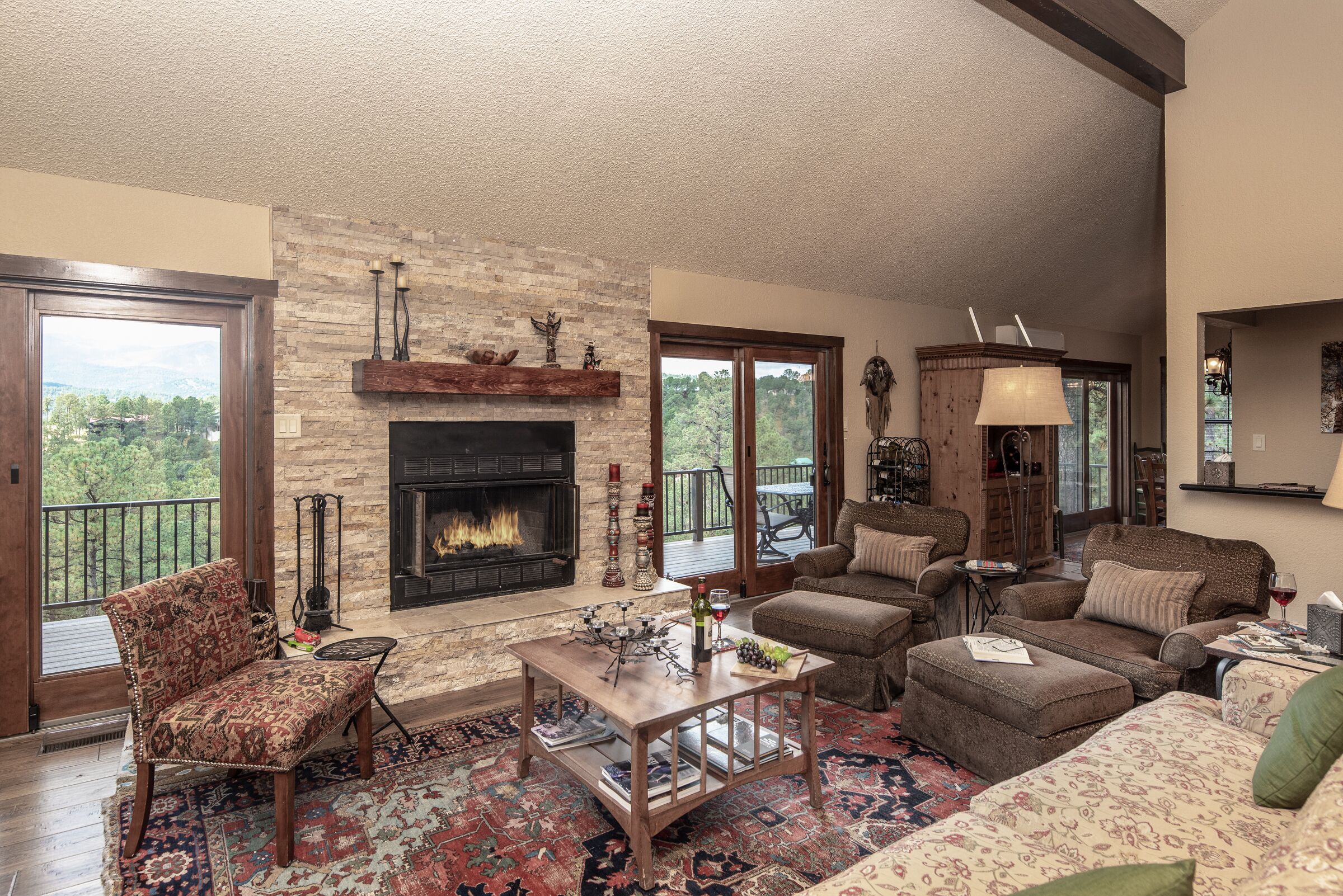 Mountain Home close to Downtown  with Stunning Views of Sierra Blanca