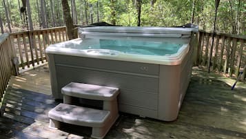 Tina de hidromasaje al aire libre