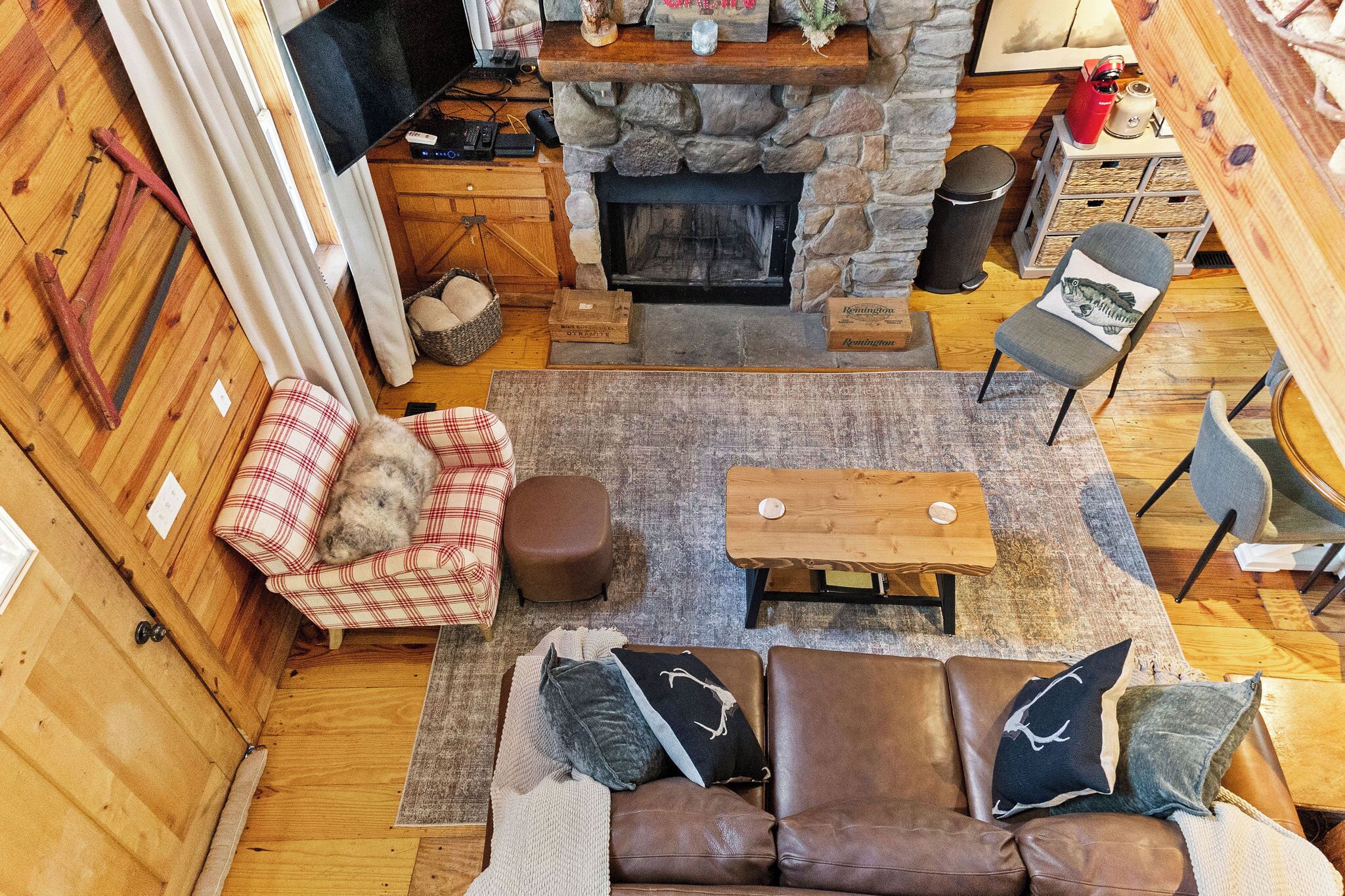 TV, fireplace, video games, DVD player