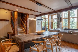 Dining - Big Sky Vacation Rentals: Black Eagle 12 (Big Sky)