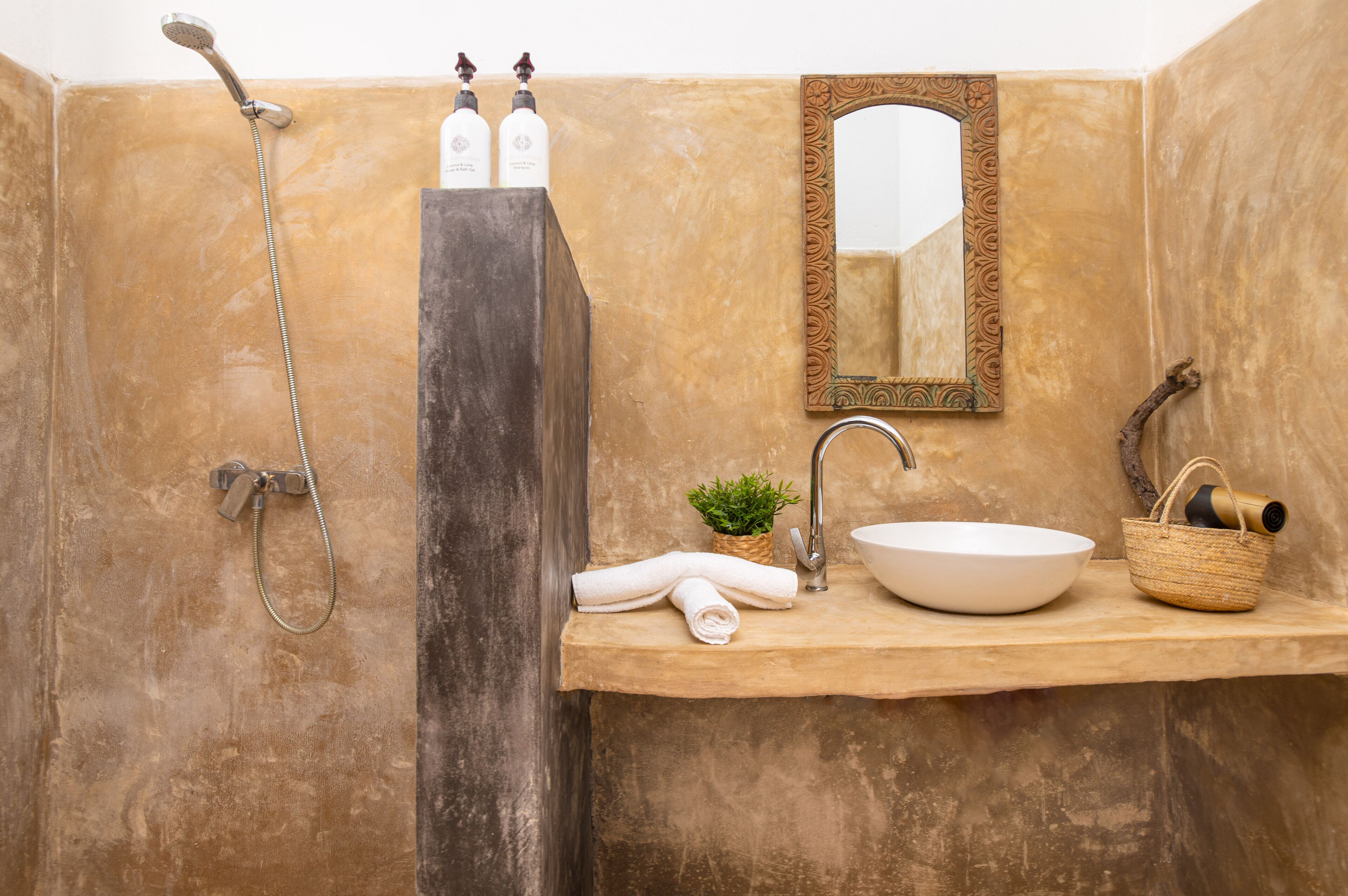 Combined shower/tub, hair dryer, towels, soap