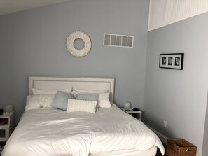 5 bedrooms, WiFi, bed sheets