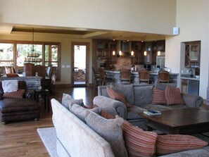 Smart TV, fireplace, offices