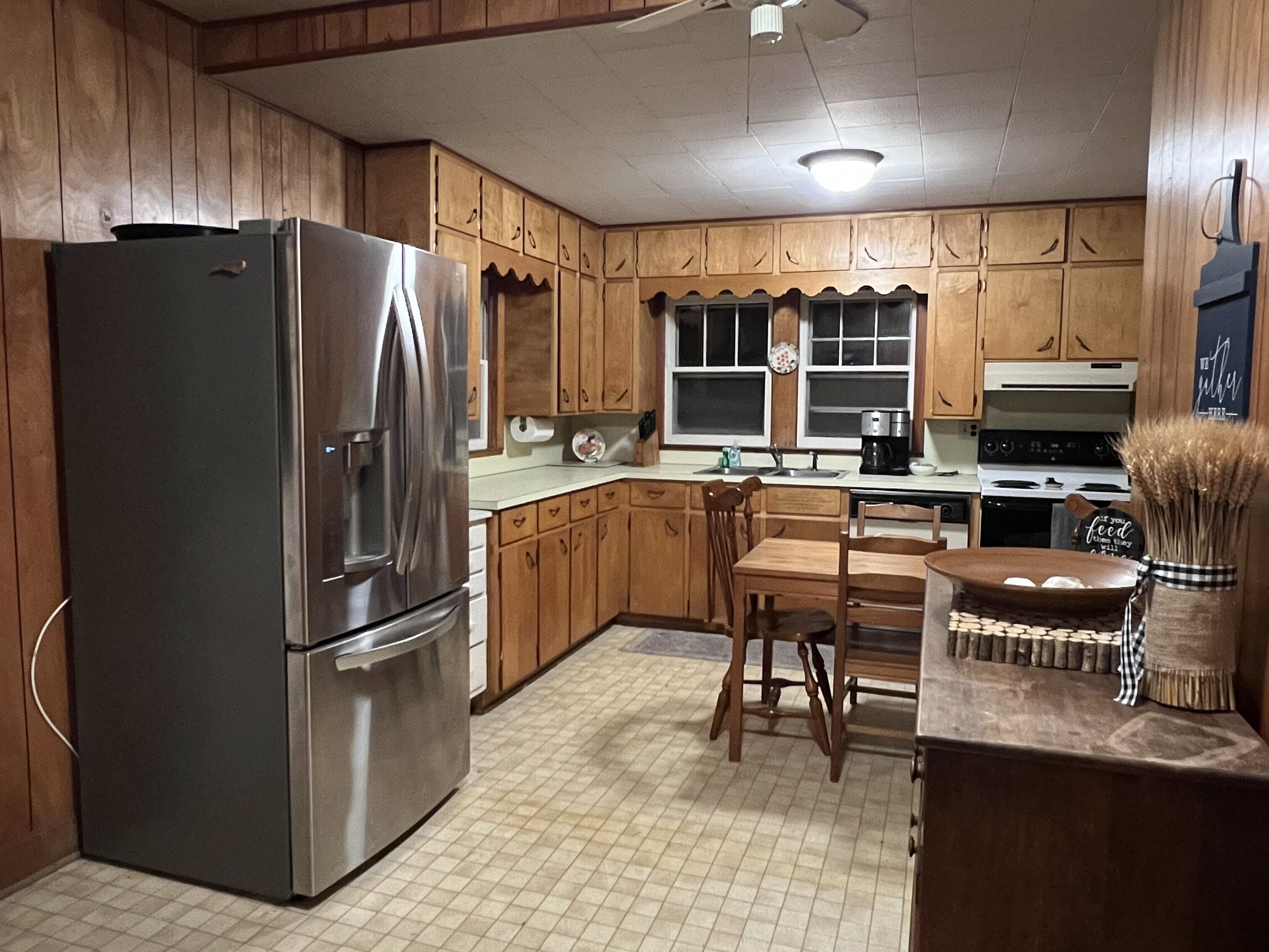 Directly on the River, Private, Swimming, FirePit, Grill, Great Wi-Fi