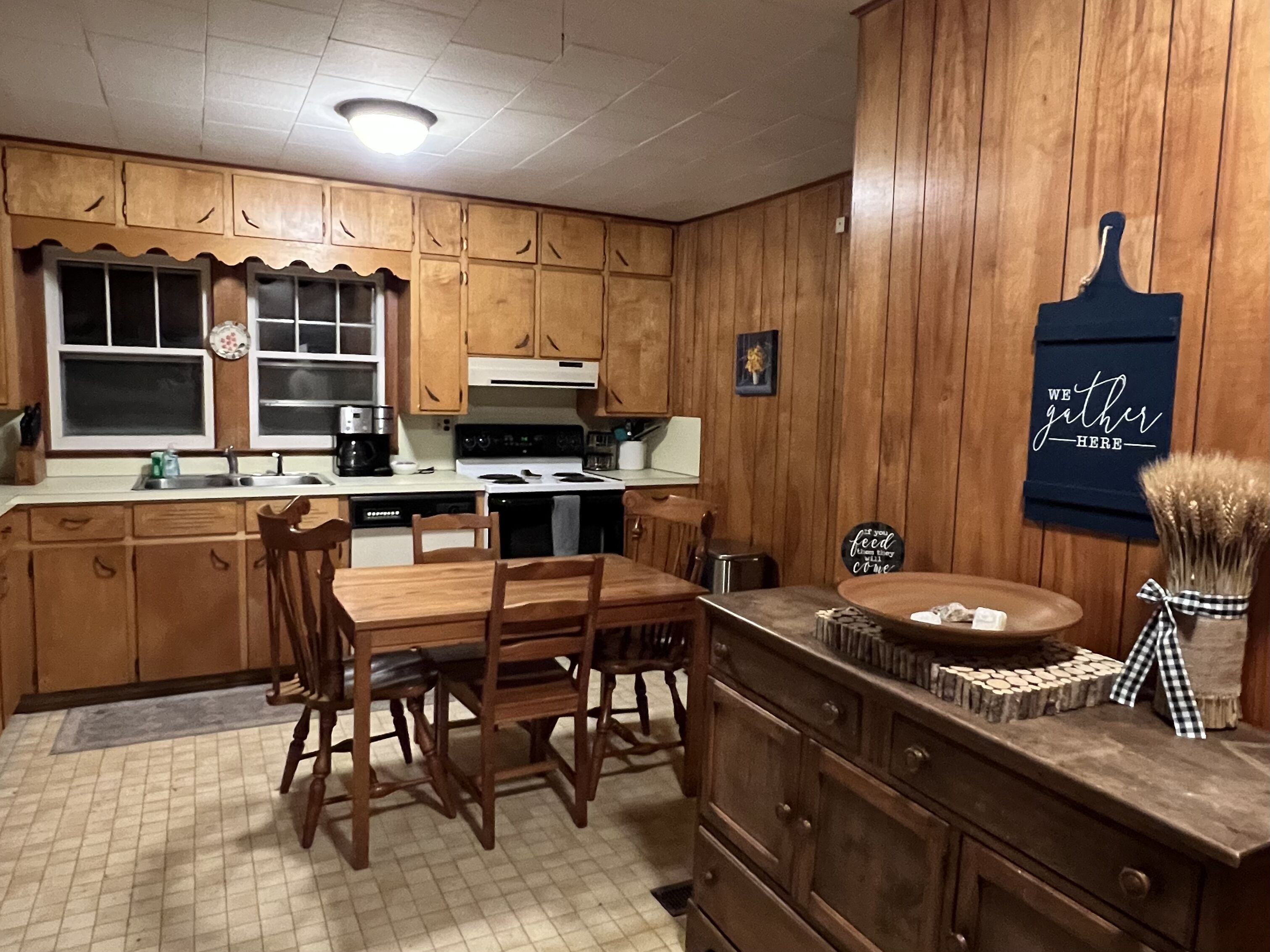 Directly on the River, Private, Swimming, FirePit, Grill, Great Wi-Fi