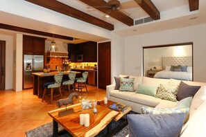 Téléviseur connecté, lecteur de DVD, chaîne audio