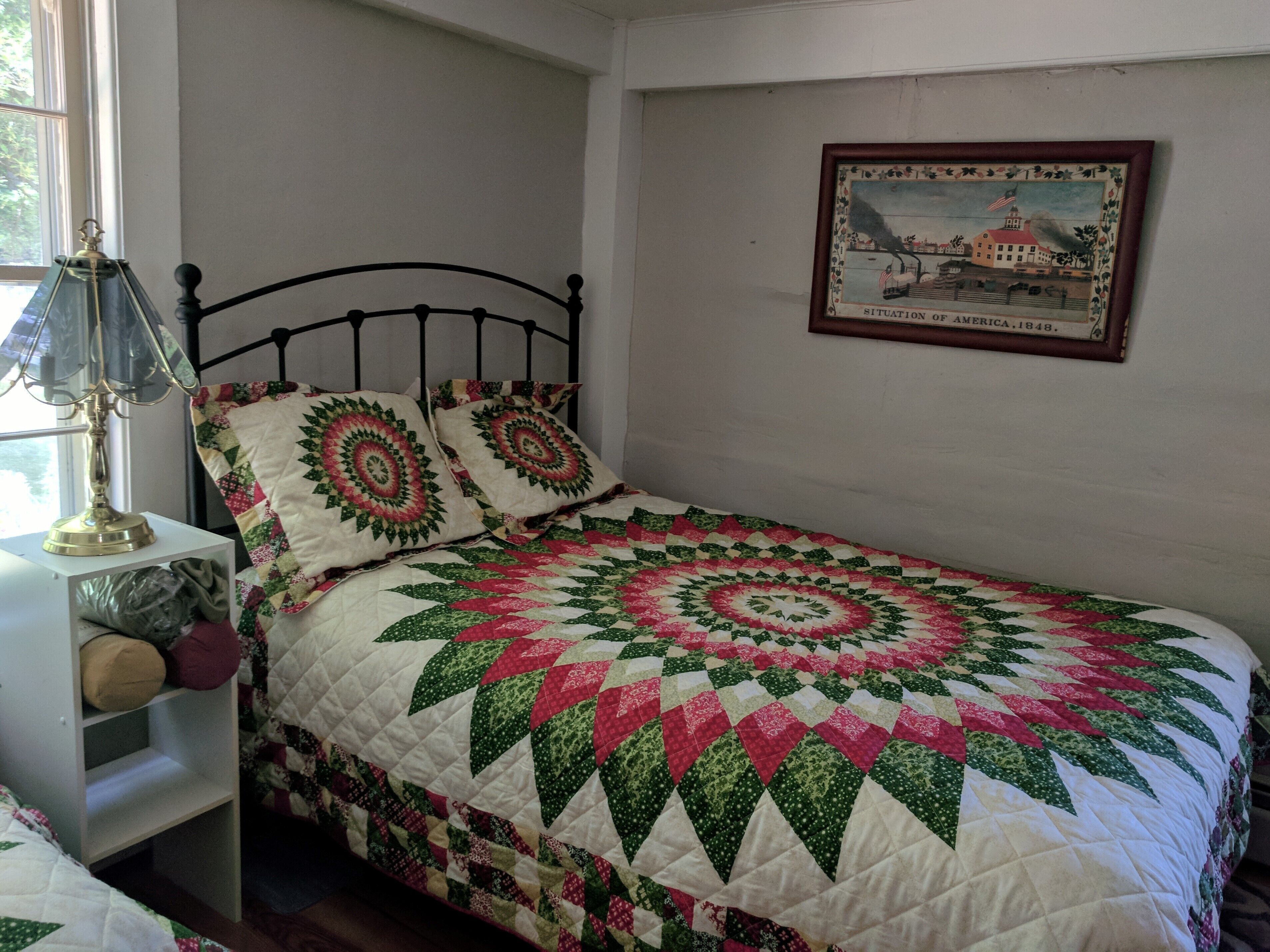 The Daffodil 1743 Getaway Apartment