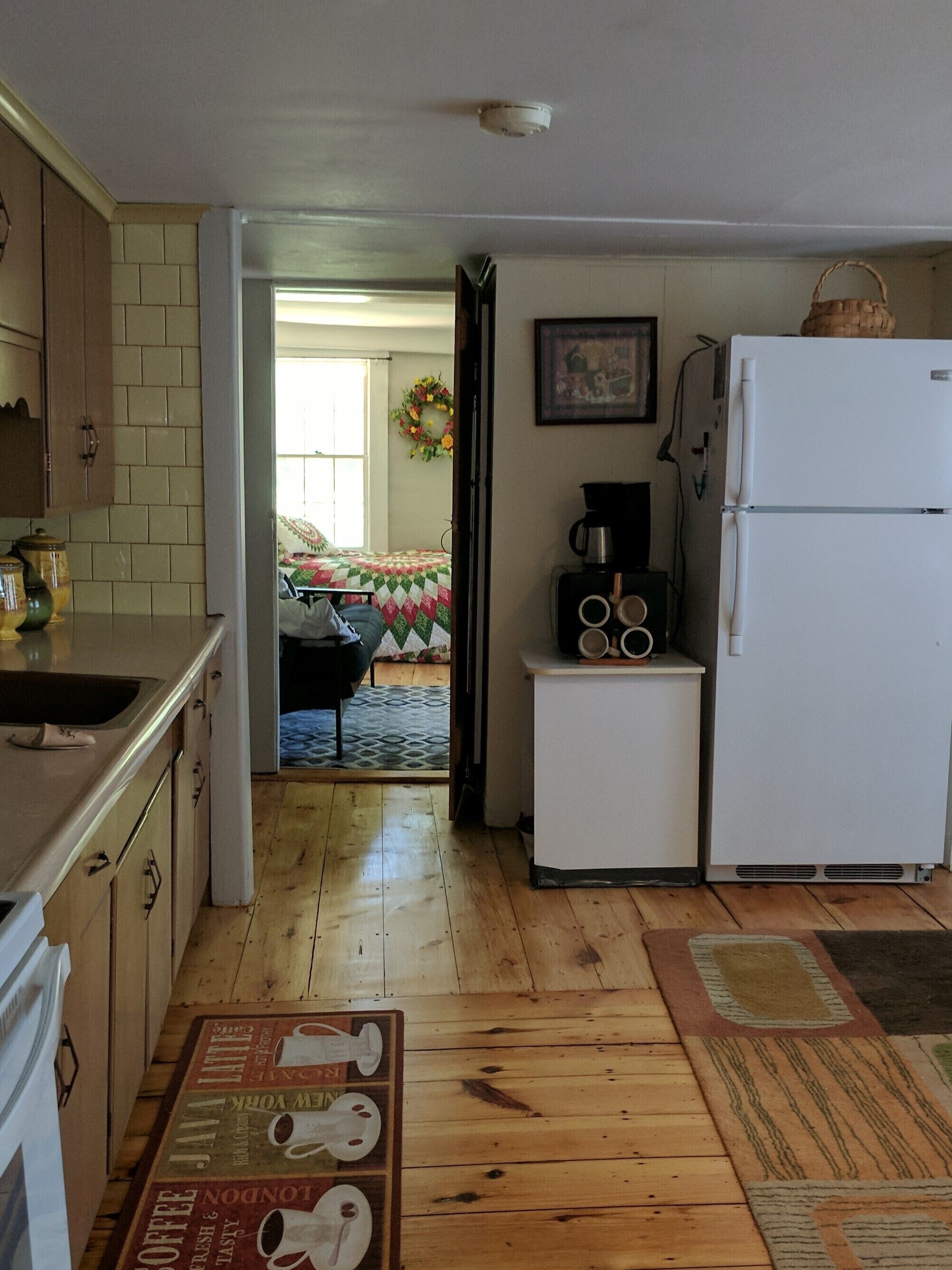 The Daffodil 1743 Getaway Apartment