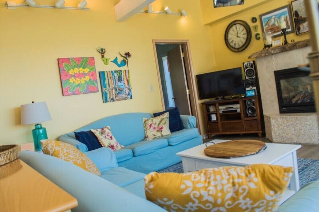 VIEW! BEACH! HOT TUB! FIREPLACE! REPEAT!