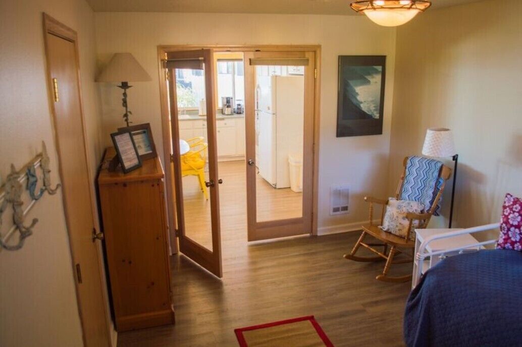 VIEW! BEACH! HOT TUB! FIREPLACE! REPEAT!