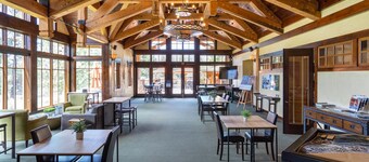 Dog-Friendly Villa, Steps Away From Old Greenwood's Driving Range!