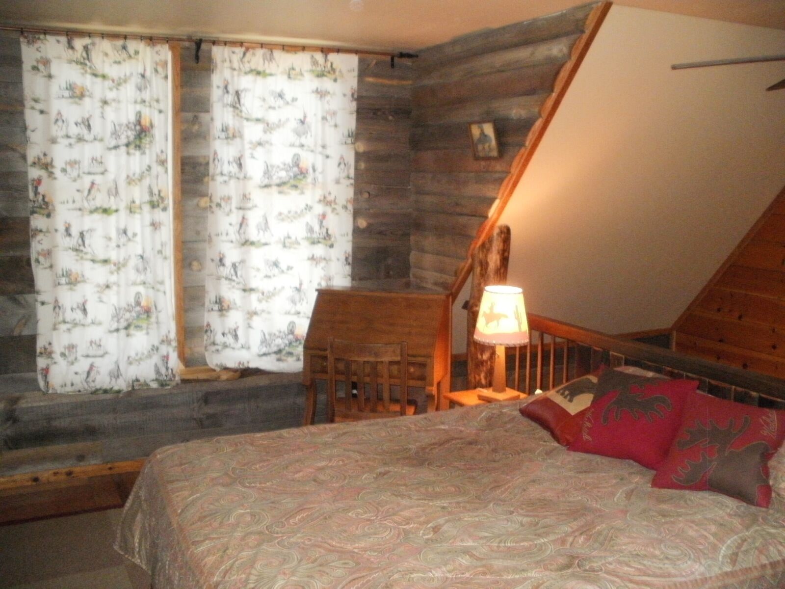 Very Private Horse Friendly Dog Friendly Cabin in the Pines