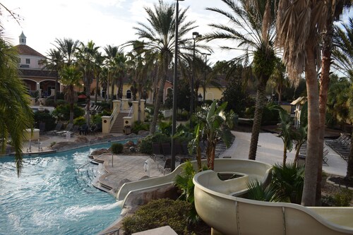 Regal Palms – Lazy River – Water Slide – Disney - Free Wifi - Baby Crib + FUN!