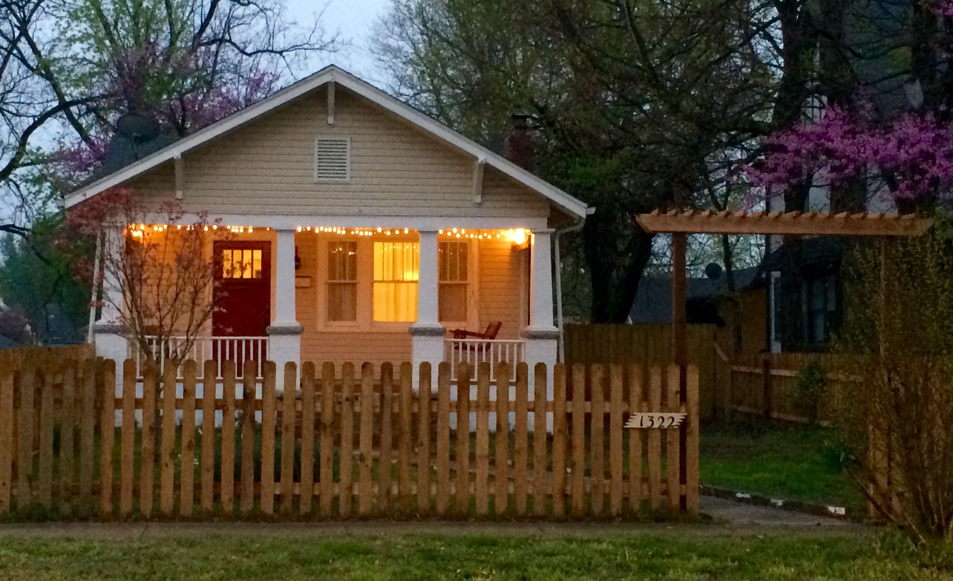 Charming Bungalow In The Heart Of Springfield