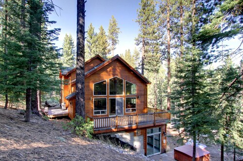 7 Bdrm Estate/Home theater/Indoor Pool/WIFI/Pool tbl/Easter & April Special
