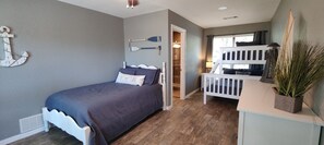 3 bedrooms, desk, travel cot, free WiFi
