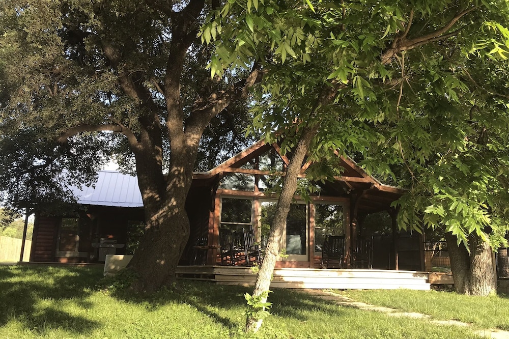 Cabin On The Creek -Crystal Clear Spring Creek Irion County Texas. Near San Ange