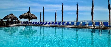 حمّام سباحة خارجي، حمّام سباحة مُدفَّأ