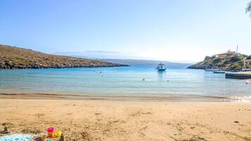Una spiaggia nelle vicinanze