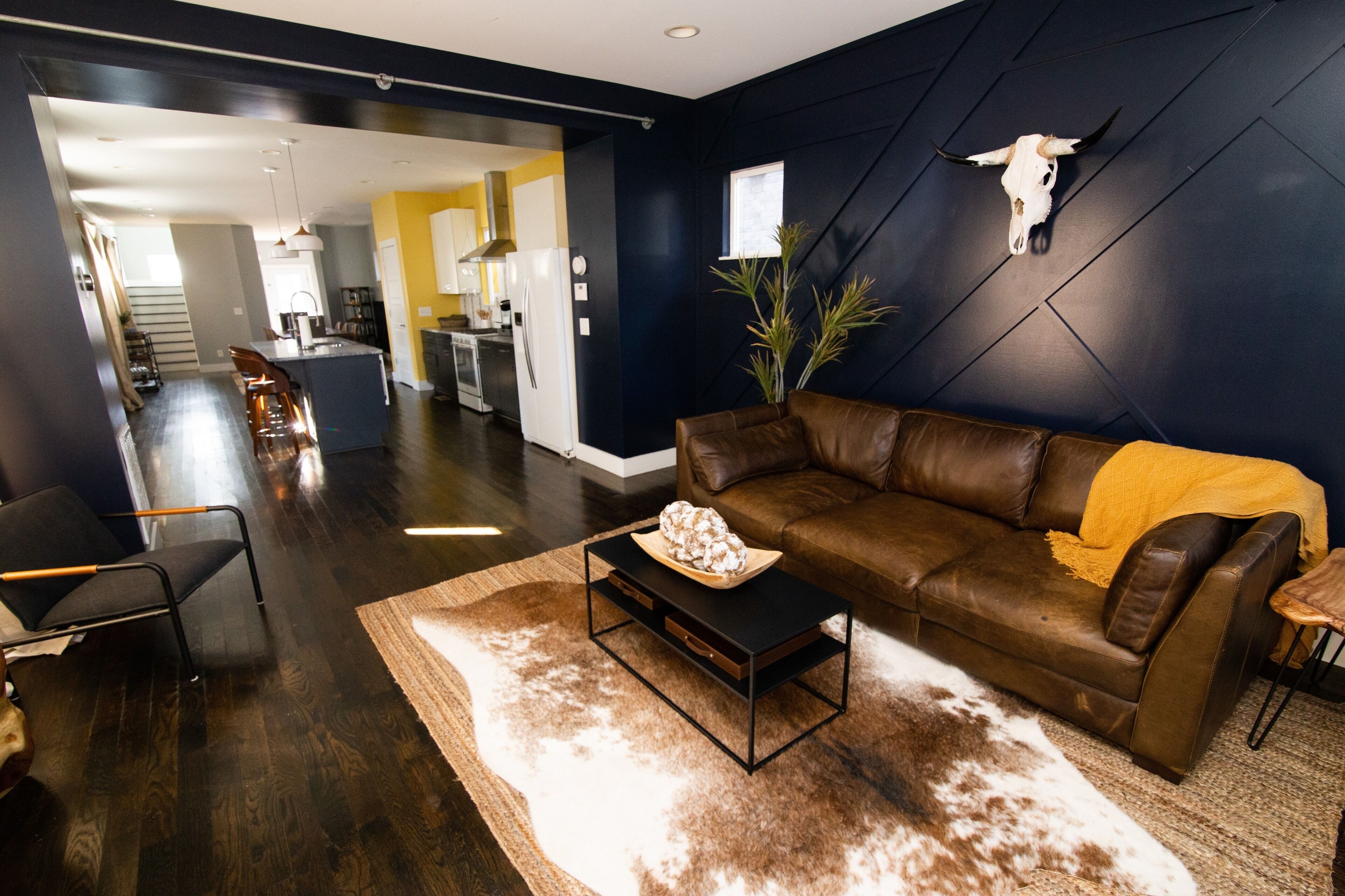 2 mi to Downtown,  Walk to Restaurants, Spacious House, Hottest area of Nash!