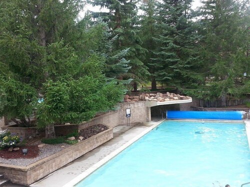 A Canyons' Getaway! Cozy Condo next to the Canyons Ski Resort in Park City! 