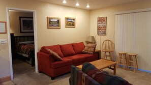 TV, fireplace, DVD player - A Canyon's Getaway! 
Perfect for mountain and outdoor lovers (Park City)