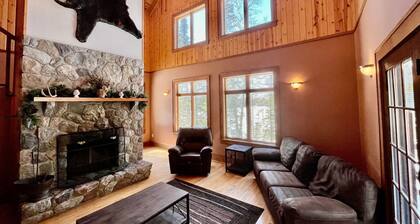 Upea Lake Lodge Escape! Poreallas * Deck * Wifi * Nuotion * pingpong * auringonlaskussa * Hiljainen