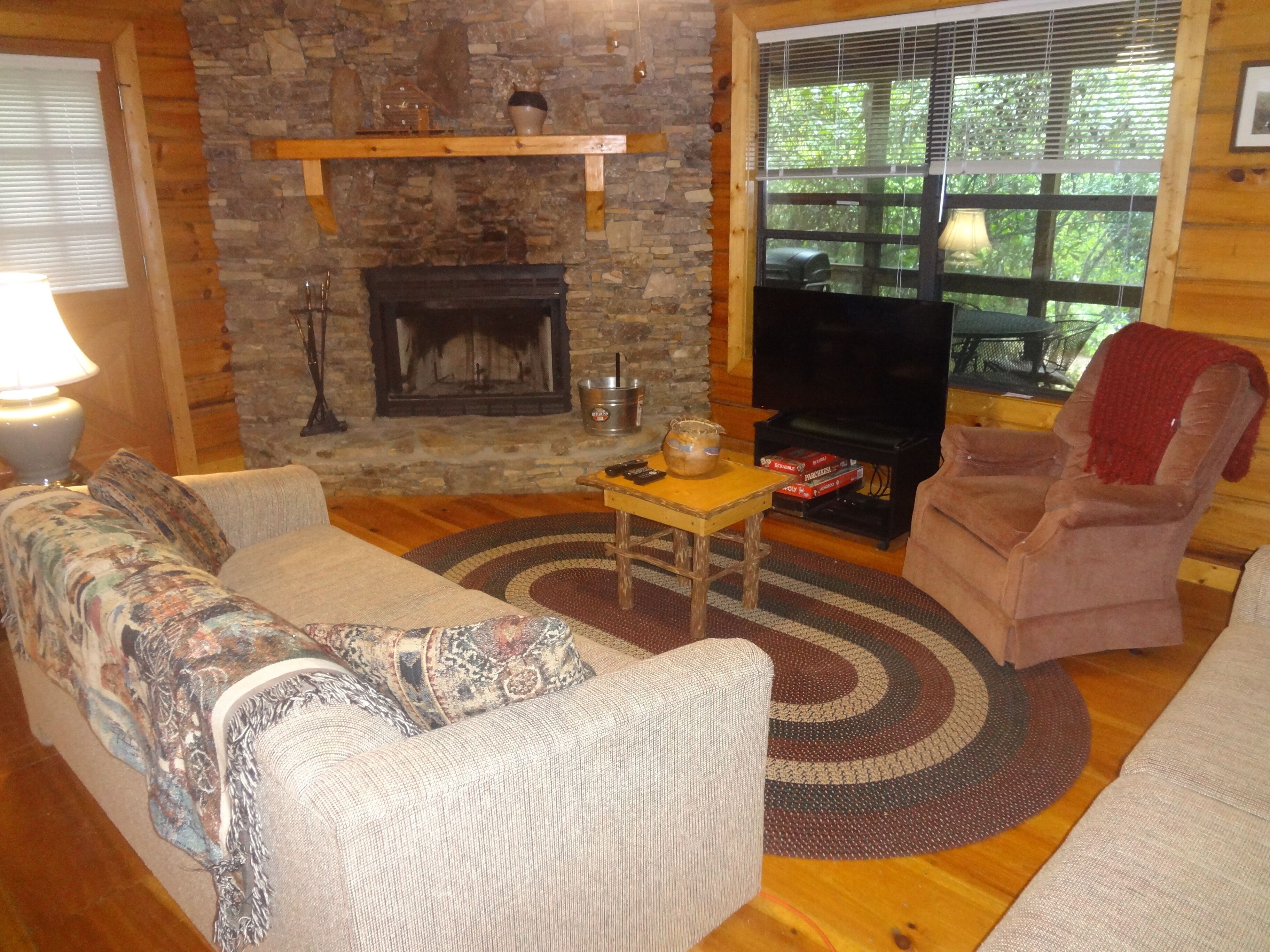  Clean, Comfortable, Away from the Crowds Great Value Right on the River!