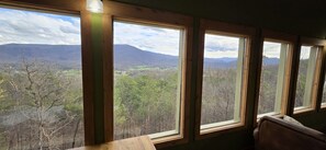 Interior - CHERIES CHALET! Hot tub, Gas grill, Quiet, Centrally located,Dogs,AMAZING VIEWS! (Sevierville)