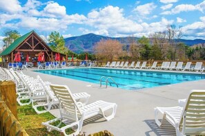 Pool - PET FRIENDLY! Amazing Mountain Views! Hot Tub, Pool Table, Gas grill, and quiet. (Sevierville)