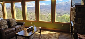 Interior - PET FRIENDLY! Amazing Mountain Views! Hot Tub, Pool Table, Gas grill, and quiet. (Sevierville)