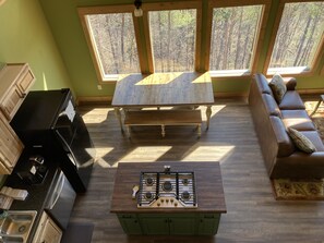 Fridge, microwave, oven, stovetop - CHERIES CHALET! Hot tub, Gas grill, Quiet, Centrally located,Dogs,AMAZING VIEWS! (Sevierville)