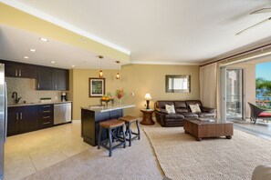 テレビ、DVD プレーヤー